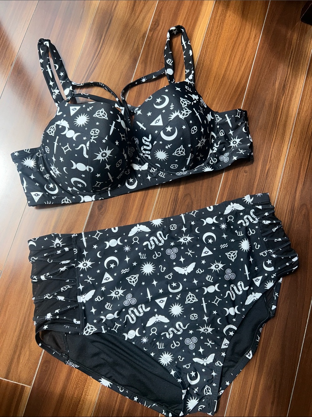 3X / 4X Hot Topic bikini set